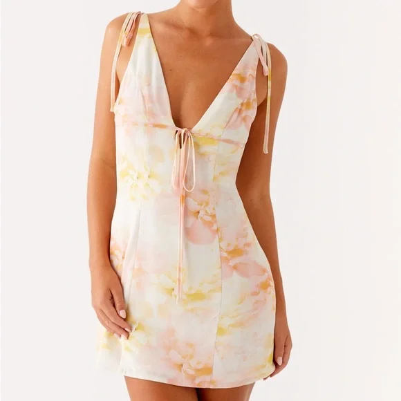 Peppermayo NWOT Alden Mini Dress in Floral Print Size Small US 4 - Picture 3 of 9